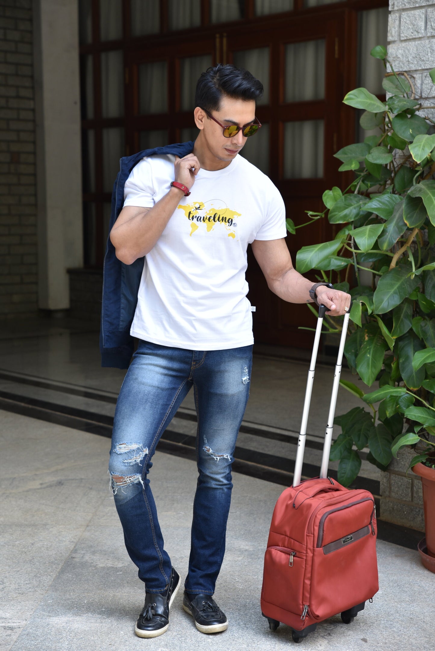 TRAVELLING | PRINTED T-SHIRTS FOR MEN | MEN T-SHIRTS
