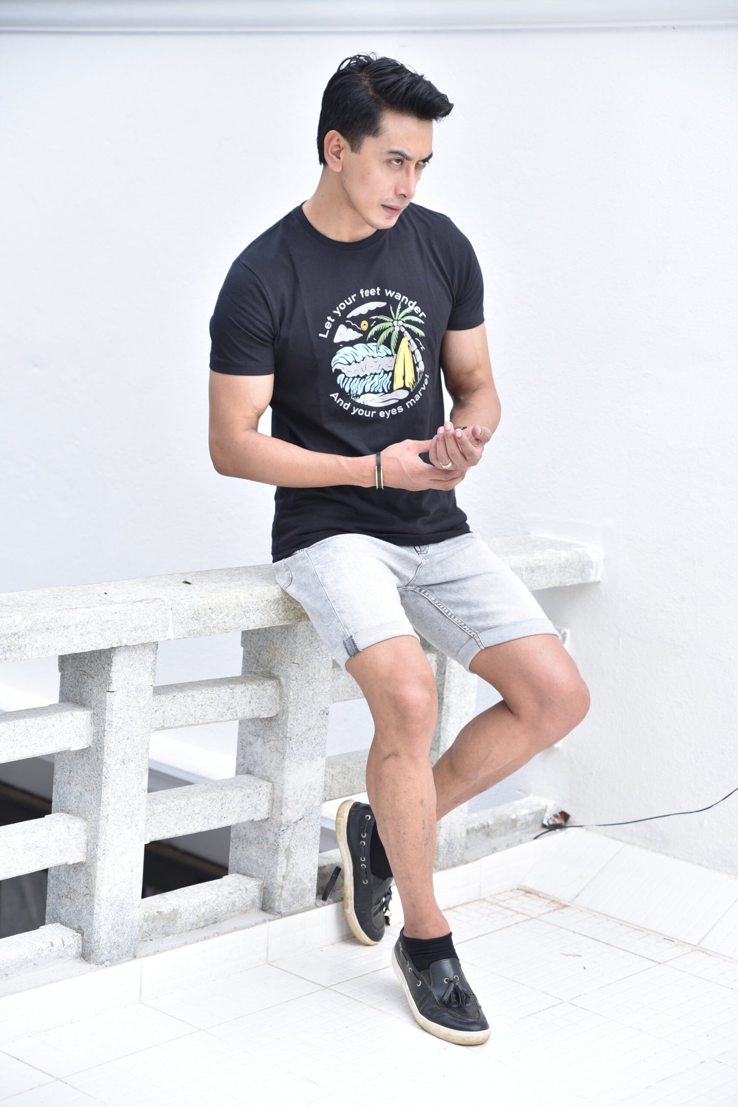 WANDERING FEET | PRINTED T-SHIRTS FOR MEN | MEN T-SHIRTS