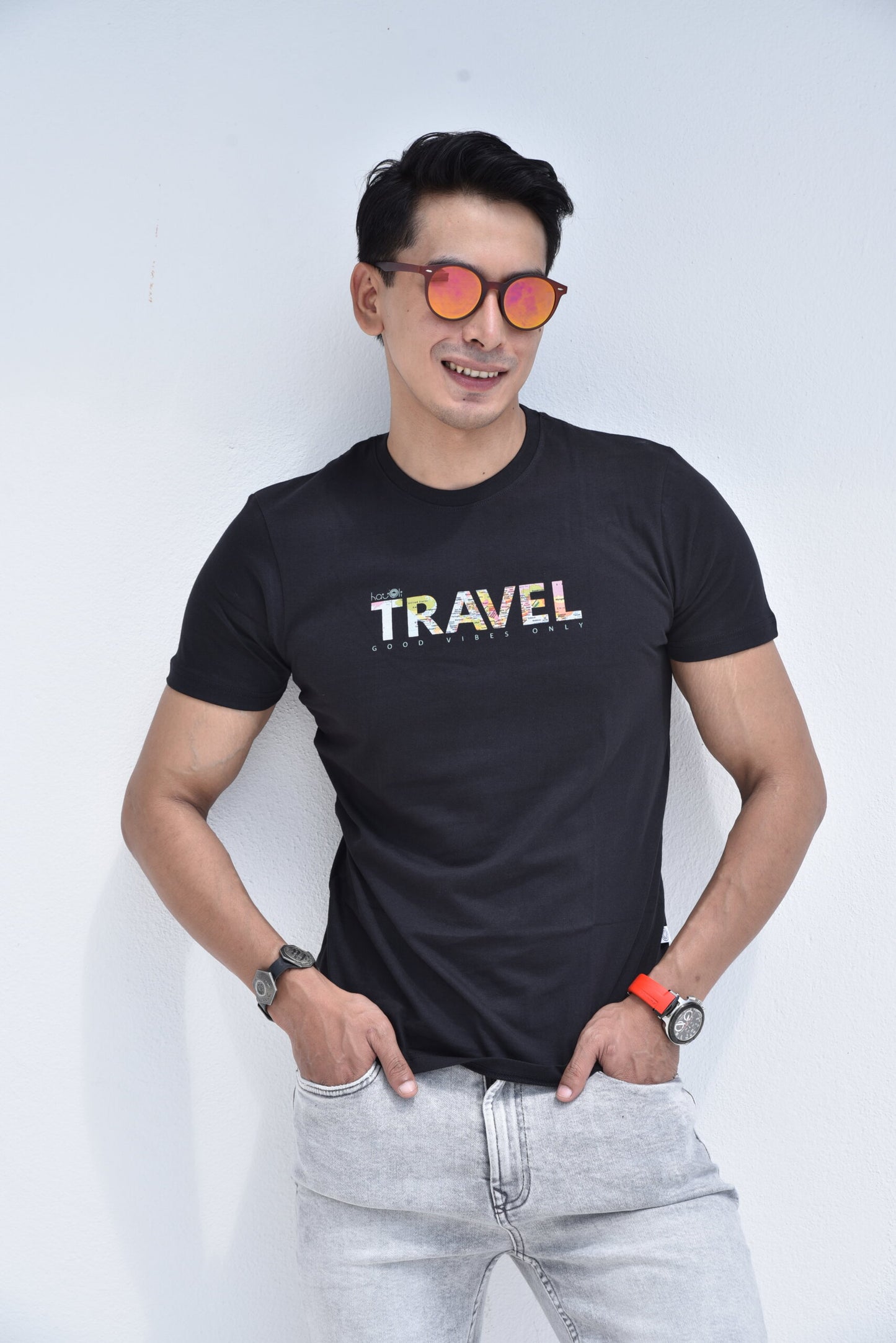 यात्रा | पुरुषों के लिए मुद्रित टी-शर्ट | पुरुषों की टी-शर्ट